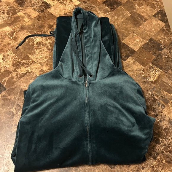 Dolce Vida Velour Track Suit - Picture 1 of 6